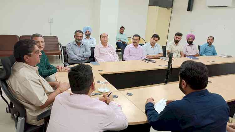 DC and SSP hold meeting with industrialists