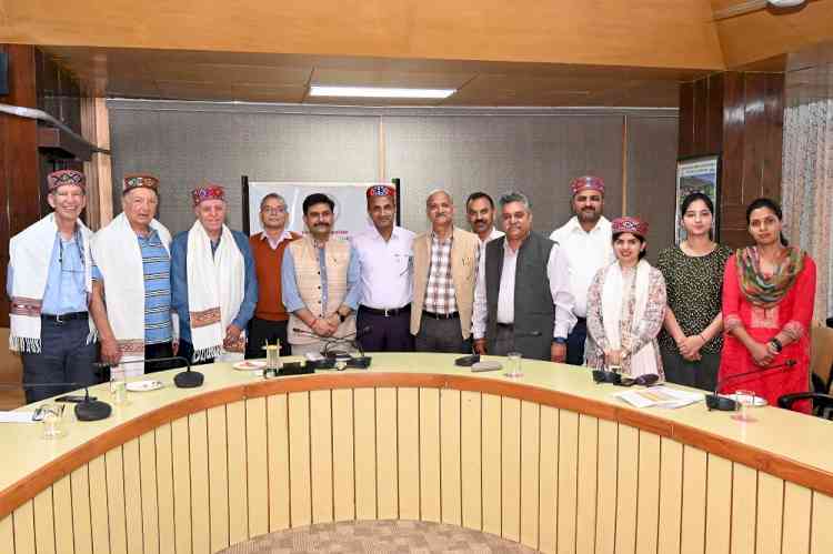 Indo-Israel embassy officers visit UHF