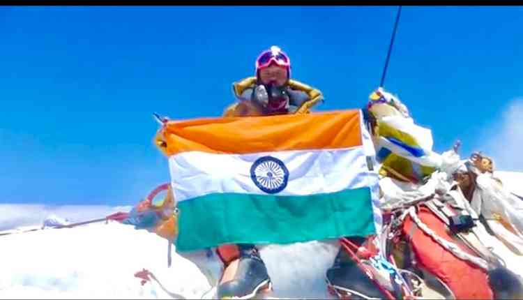 IAF officer dedicates Everest climb to unsung freedom fighters '