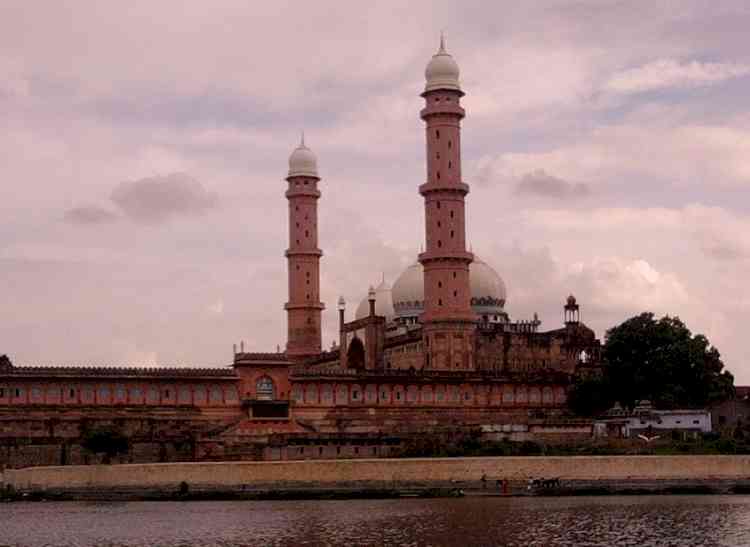 Right-wing outfit seeks survey of Bhopal's Jama Masjid