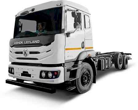 Ashok Leyland launches industry first 8-wheel truck – AVTR 2620