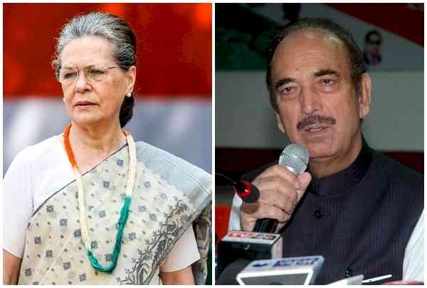 Azad met Sonia, refused to accept organisational No. 2 post