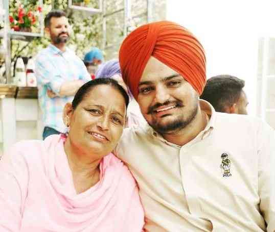 Moosewala's parents meet Shah, seek CBI probe into son's murder