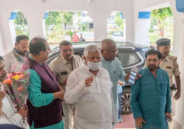 Lalu Prasad moves CBI court for release of passport