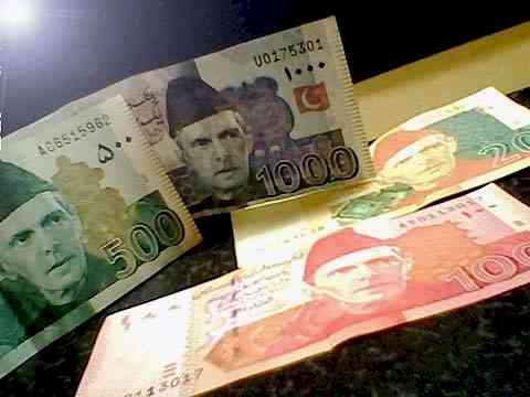 In a first, Pakistan rupee slumps to 205 threshold