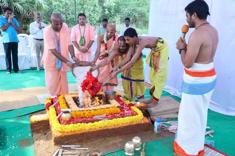 Aurobindo Pharma Foundation, along with Hare Krishna Movement Charitable Foundation, perform bhoomi pooja to set up centralised kitchen at Perumallapuram