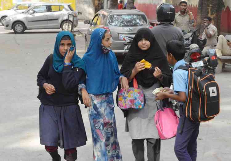 Suspended students shun hijab to attend classes, K'taka edu dept relieved