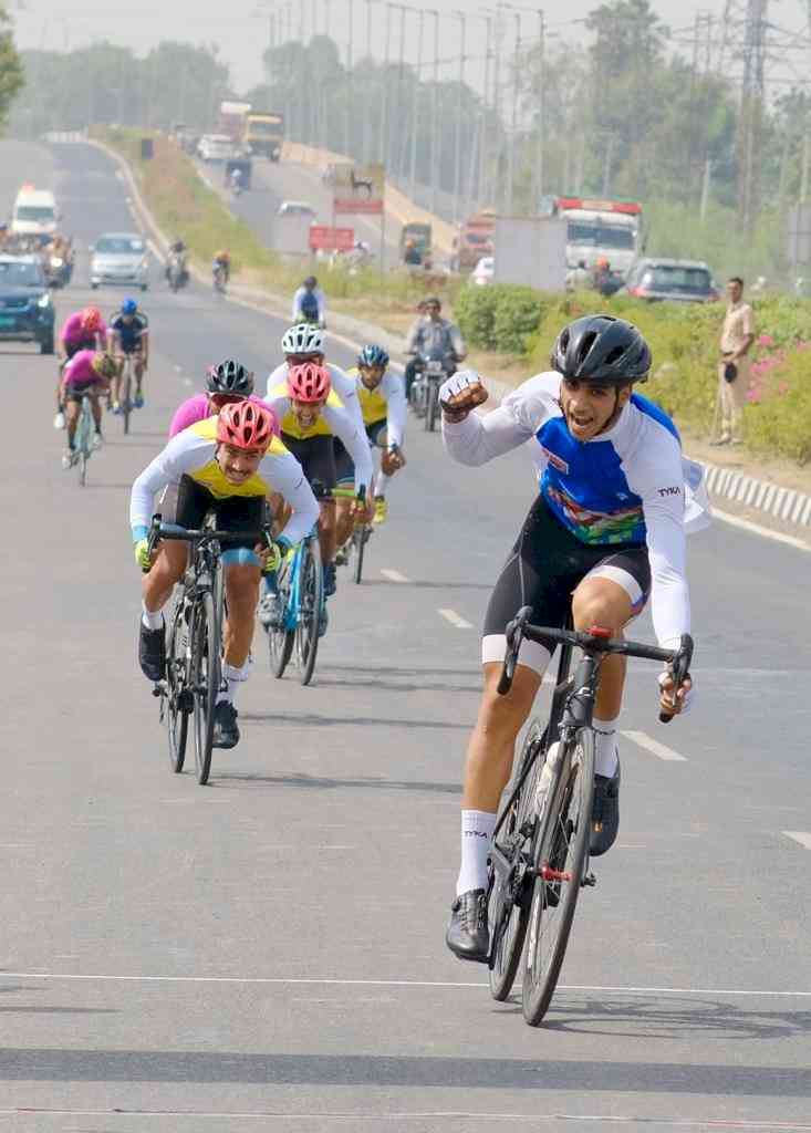 KIYG 2021: Son of a tailor, Adil Altaf wins Jammu & Kashmir's first cycling gold