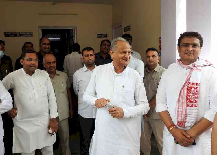 Country watching dictatorship: Gehlot slams Centre over ED summons to Gandhis