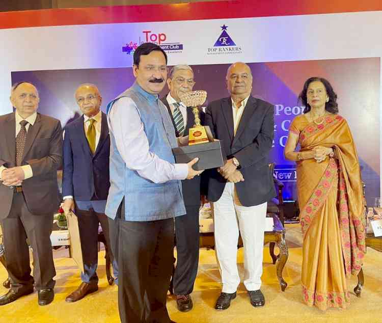 DG IIMC Prof. Sanjay Dwivedi receives `Top Rankers Excellence Award’