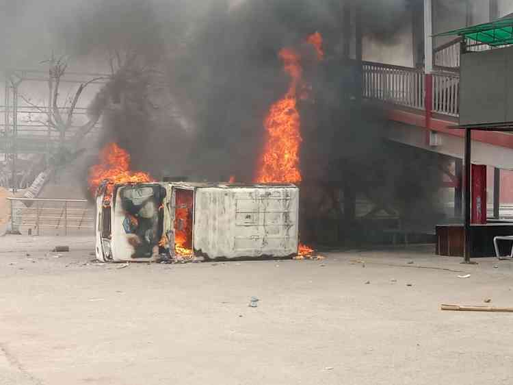 'Agnipath' protests at 17 places in UP, Aligarh police station set ablaze