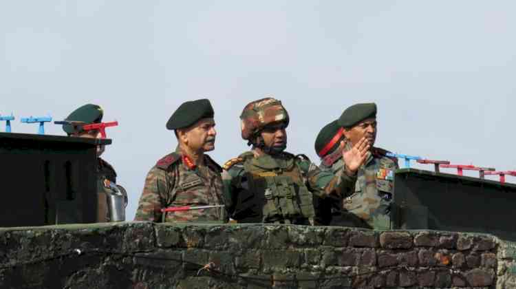 Northern Army commander visits troops deployed on LoC in Kashmir