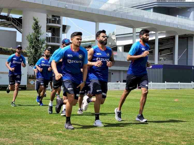 Kohli leads Team India's first training session for England Test