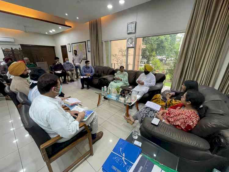 MLAs take up issues related to their constituencies with DC, CP and MC Commissioner