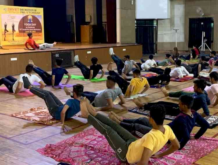 Yoga Day organised at DAVIET to celebrate ‘75th Azaadi Ka Amrit Mahotsav’