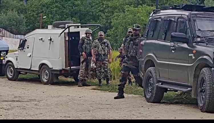 Pakistani among two terrorists killed in Kupawara encounter
