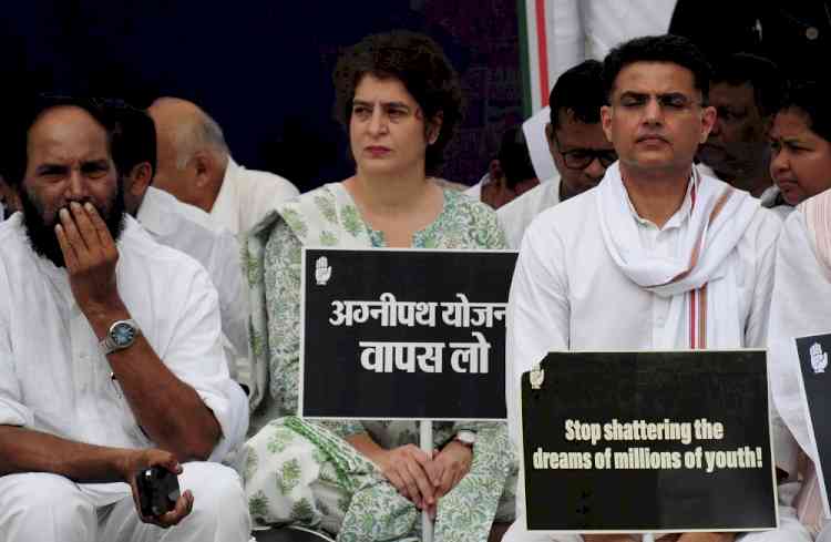 'Throw out govt' Priyanka leads Agnipath protest in Delhi