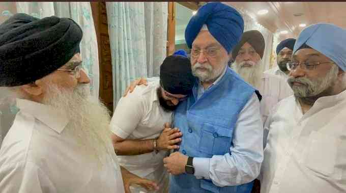 Hardeep Puri meets family of Sikh man killed in Kabul, presents PM's letter to Afghan Sikh community