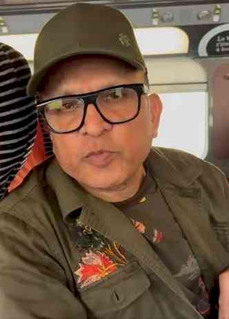 Annu Kapoor's personal belongings, cash stolen in France