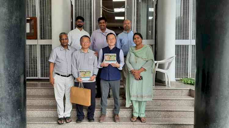 Delegation of Japanese scientists along with the Secretary, Economic Section, Embassy of Japan in India visit PU
