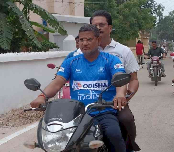 Odisha minister, MLA pay Rs 1,000 fine for riding bike sans helmets