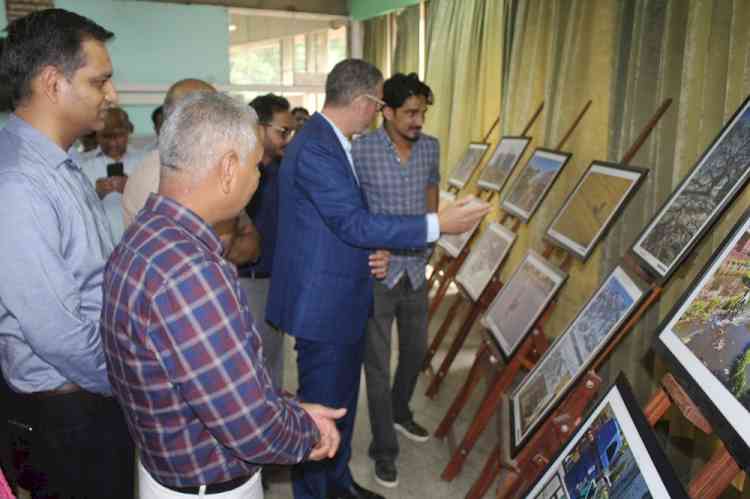 Panjab University hosts exhibit of Photographs by Media persons