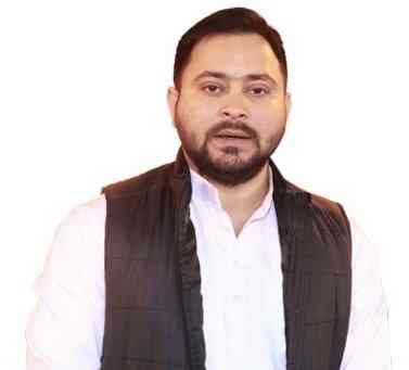 Bihar oppn organises parallel session, elects Tejashwi as CM