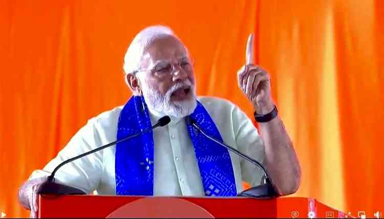 PM avoids attacking KCR, promises development of Telangana