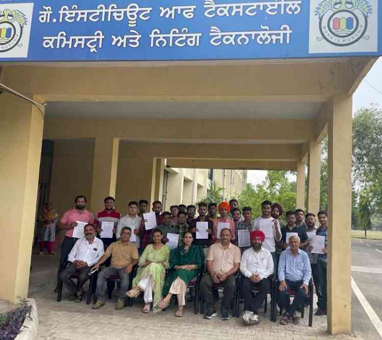 19 Students get job placements in textile industry in Ludhiana