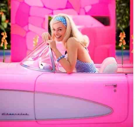 Actress Margot Robbie celebrates birthday with Barbie cake