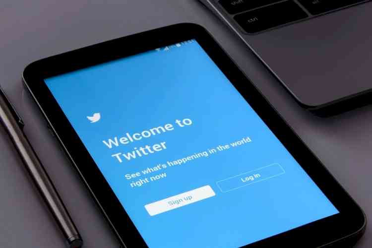 Twitter claims it suspends 1 mn spam users a day