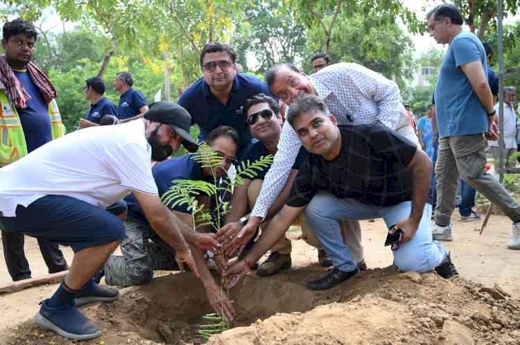 DLF City Phase 1 RWA organises plantation drive