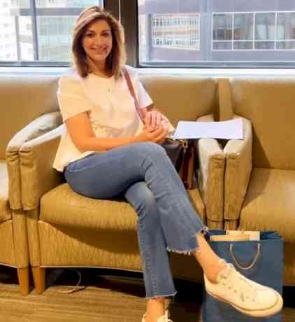 Sonali Bendre visits hospital where she was treated for cancer