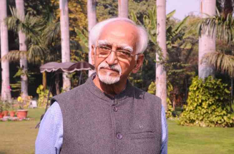 Hamid Ansari refutes BJP's charges of inviting Pak scribe