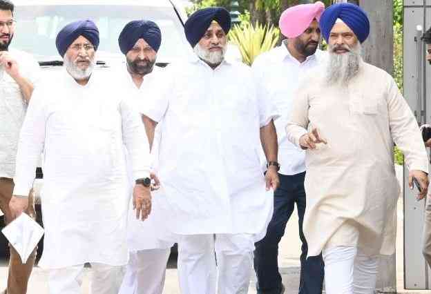 Direct Punjab CM to withdraw statement on surrendering rights: Akali Dal
