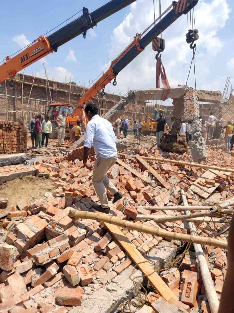 Modi, Kejriwal express grief over Delhi wall collapse incident