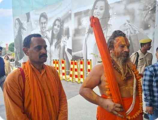 Ayodhya seer tries to 'purify' Lulu mall, detained