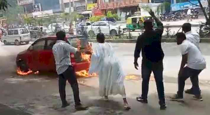 Sonia's questioning: Cong workers burn car in front of B'luru ED office