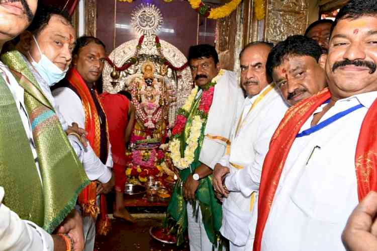 Gaiety marks Bonalu celebrations in Hyderabad