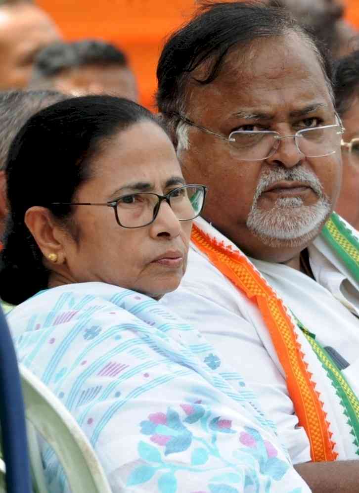 Mamata's name, mobile number found in Partha Chatterjee arrest memo
