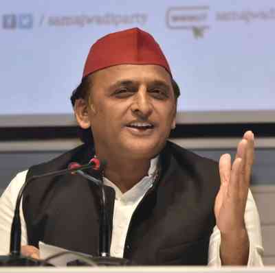 Akhilesh to make 'fresh start' after MLAs meet on Tuesday