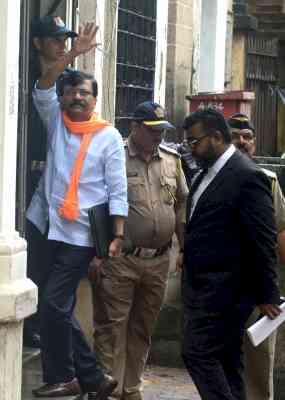 ED detains Sena MP Sanjay Raut in Patra Chawl land scam