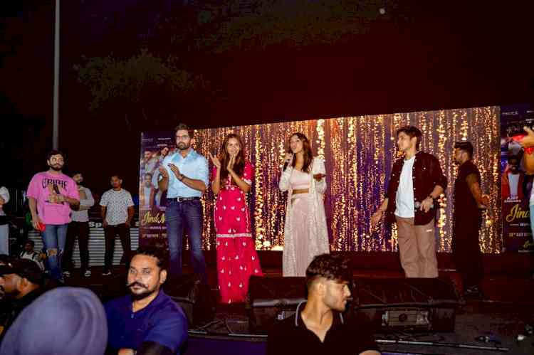 Sonam Bajwa, Fazilpuria, Navv Inder and others join the delightful musical night at Pacific Mall Tagore Garden