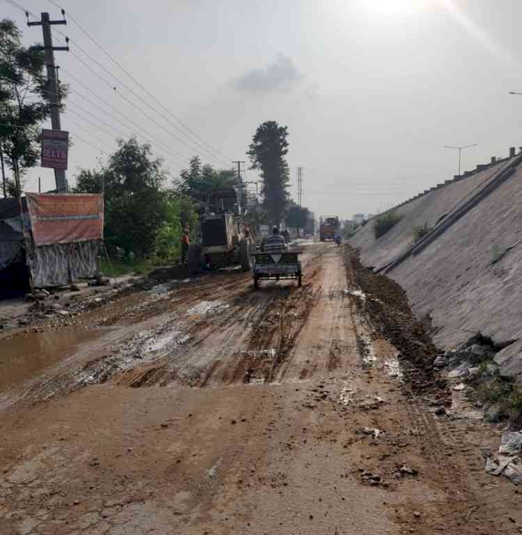 NHAI starts repairing service lanes in Jagraon