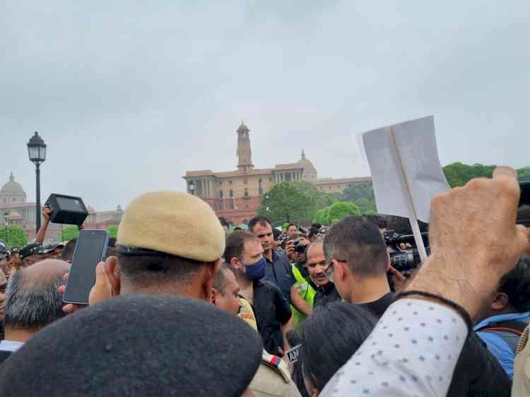 Congress protest march: Rahul detained by Delhi Police