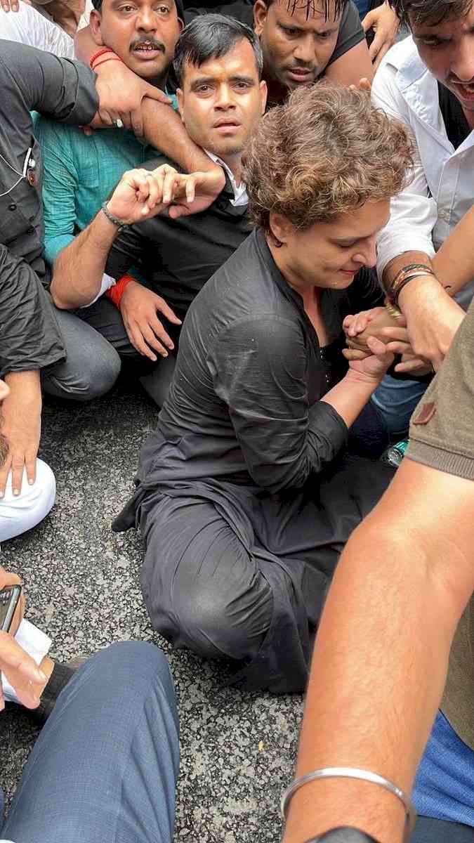 Cong's protest march to PM's residence foiled, Priyanka Gandhi Vadra detained