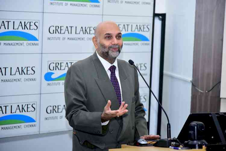 Grand Master Pravin Thipsay addresses students of Great Lakes Institute of Management