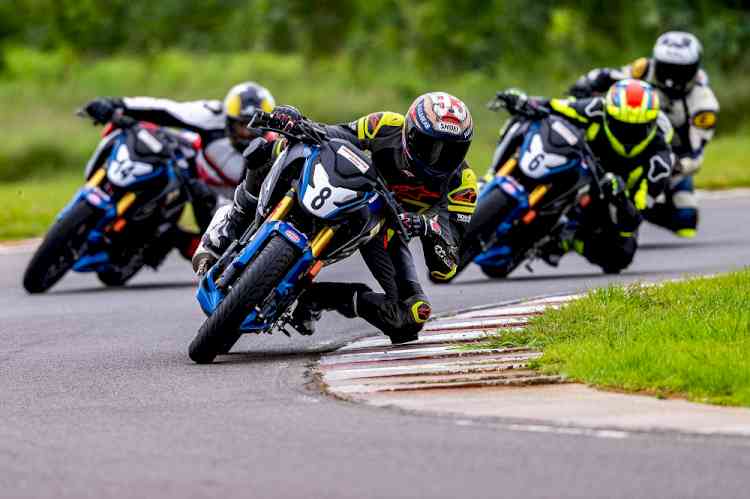 Incredible win by ace rider Rajiv Sethu in race 1 Pro-Stock 165cc of Indian National Motorcycle Racing Championship Rd 3