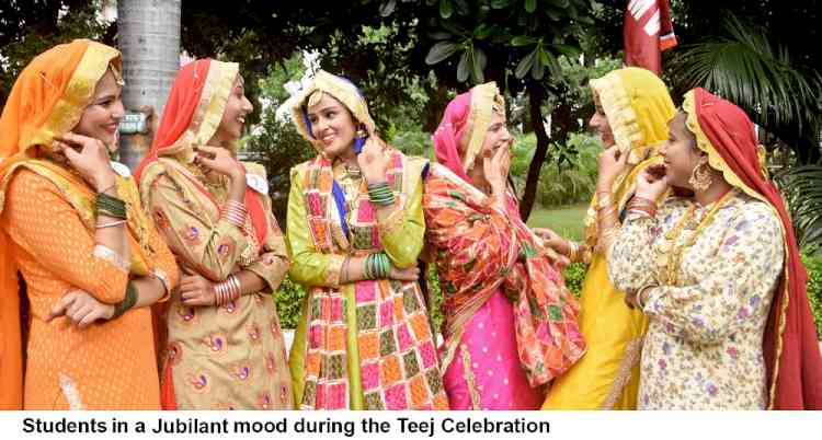 KMV celebrates traditional festival of Teej dedicated to Azaadi Ka Amrit Mahotsav 