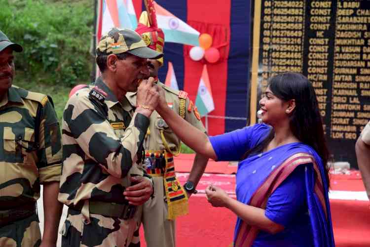 Rakshabandan Celebrated with BSF Jawans at Hussaniwala Border in Ferozepur